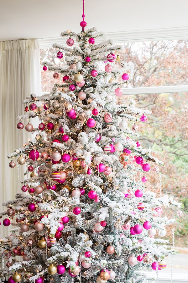 идеи украшения новогодней елки - розовые елочные украшения